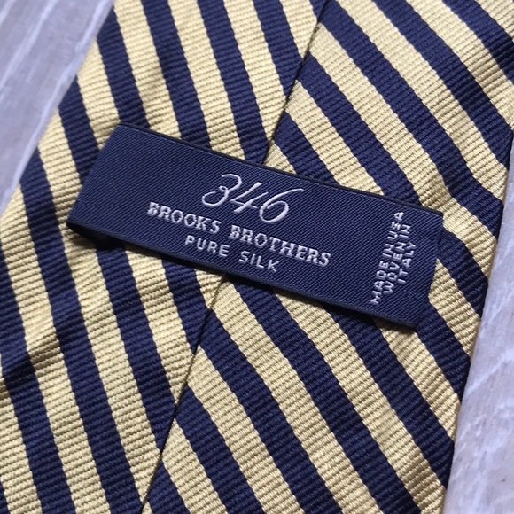 Gold and black stripe brooks brothers 346 tie - Picture 3 of 4